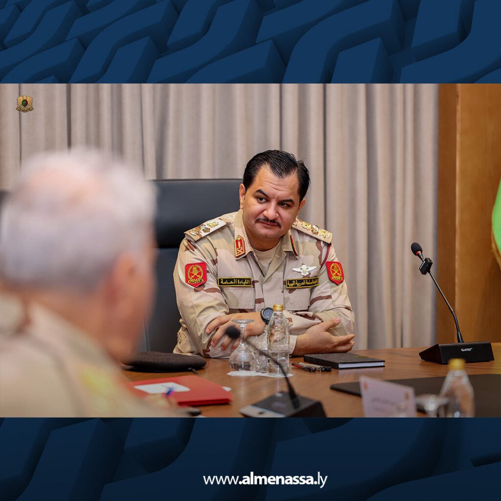 extra Recovered 32.jpg3 32 نائب القائد العام يجتمع مع رئيس هيئة العمليات وآمري المناطق العسكرية