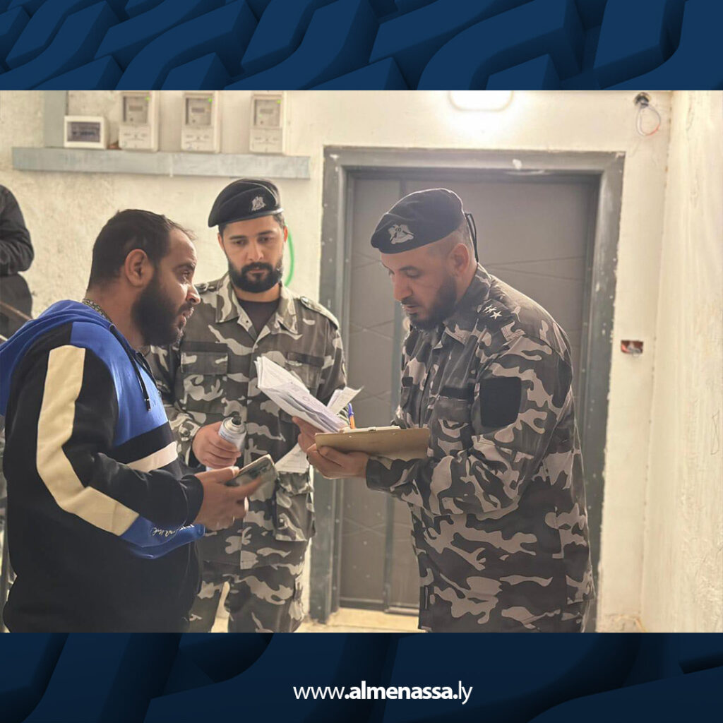 extra Recovered 32.jpg6 32 إدارة إنفاذ القانون تفحص عمارات متهالكة في حي الأكواخ تمهيدا للإخلاء