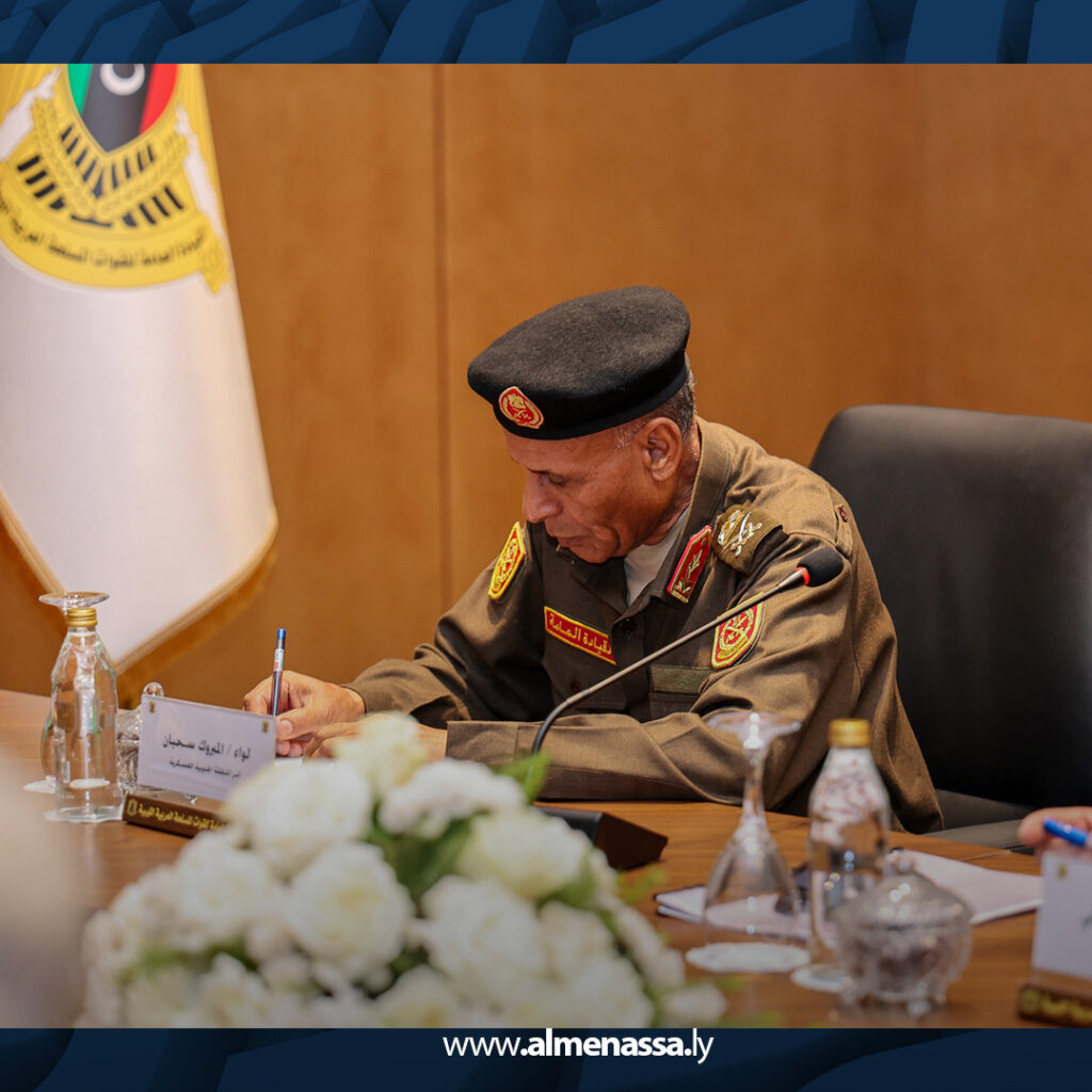 extra Recovered 4.jpg12 4 نائب القائد العام يجتمع مع رئيس هيئة العمليات وآمري المناطق العسكرية