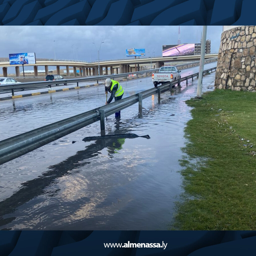 extra Recovered 43.jpg5 43 لجنة أزمة الصرف الصحي بطرابلس تبدأ عملها ميدانيا وتؤكد انسياب حركة المرور دون تعطل