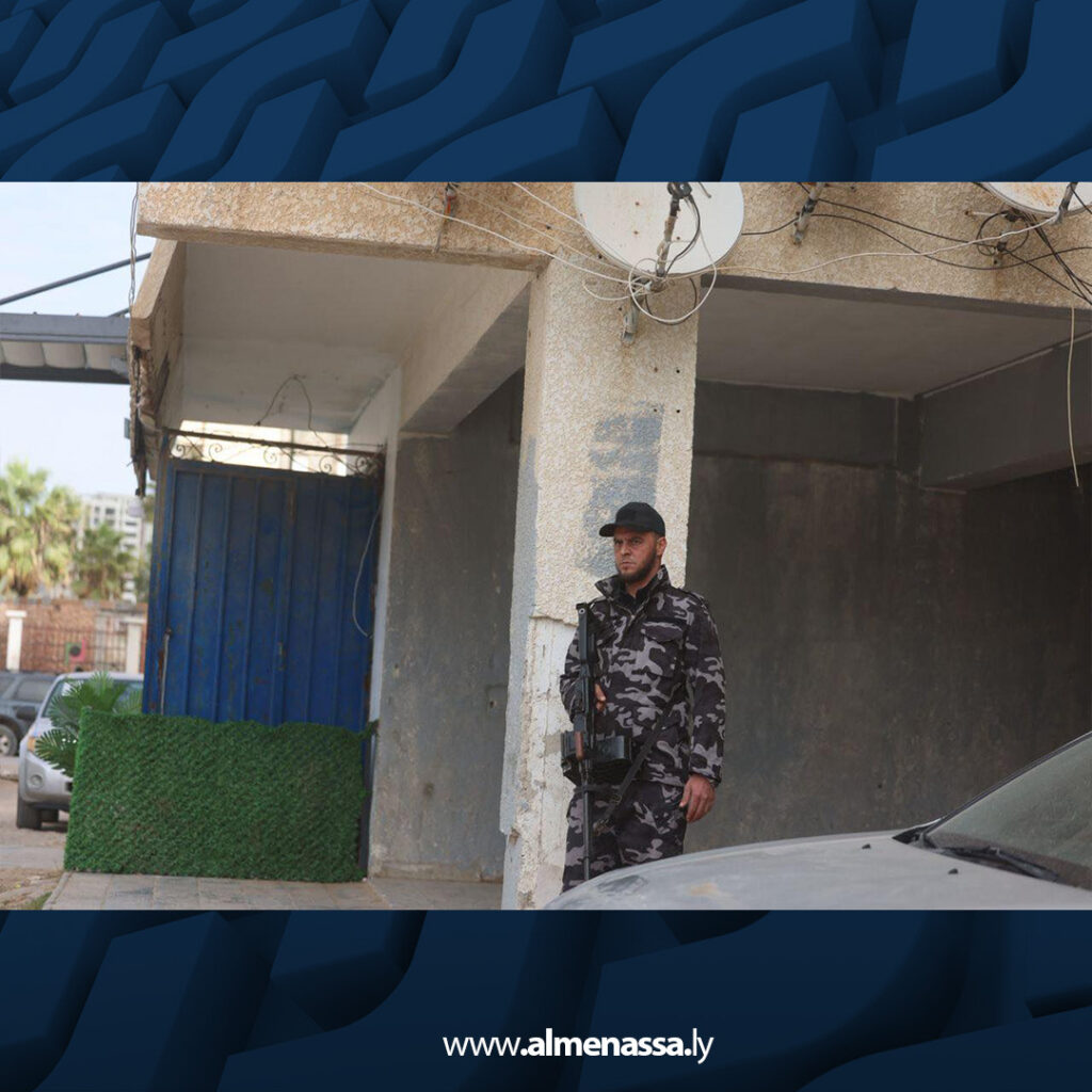 extra Recovered 44.jpg4 44 إدارة إنفاذ القانون تفحص عمارات متهالكة في حي الأكواخ تمهيدا للإخلاء