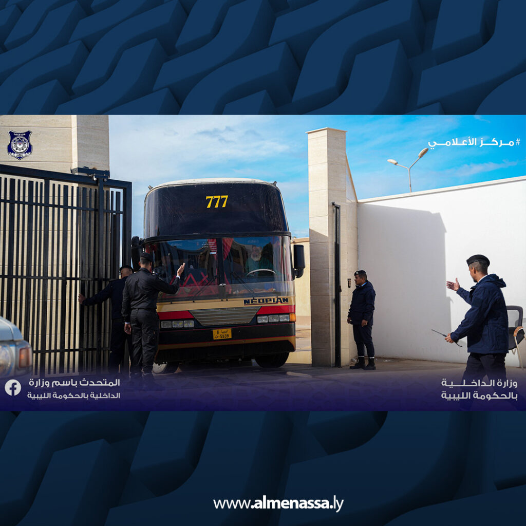 extra Recovered 71.jpg3 71 وزير الداخلية يلتقي طلاب الدفعة الأولى لكلية ضباط الشرطة قبل إيفادهم لمصر