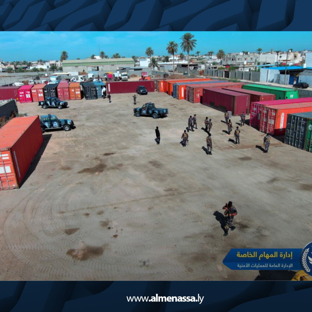 extra Recovered.jpg06 ضبط 59 حاوية محملة بقوارب ومحركات مخصصة لعمليات التهريب داخل مصراتة