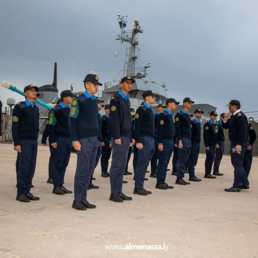 Extra 1.jpg1111111111 1 طلبة الكلية البحرية يقومون بزيارة قاعدة بنغازي البحرية ضمن برنامج التدريب العملي