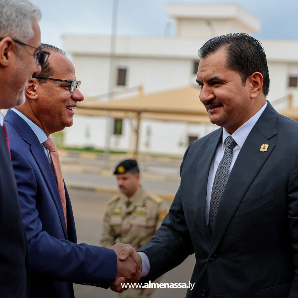 Extra 1.jpg1111111111111111 1 نائب القائد العام للقوات المسلحة يشارك في مراسم أداء القسم للمجالس البلدية المنتخبة