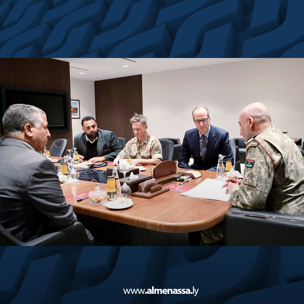 Extra 1.jpg4 1 الفريق محمد الحداد يبحث مع السفير البريطاني الجديد تطوير التعاون العسكري