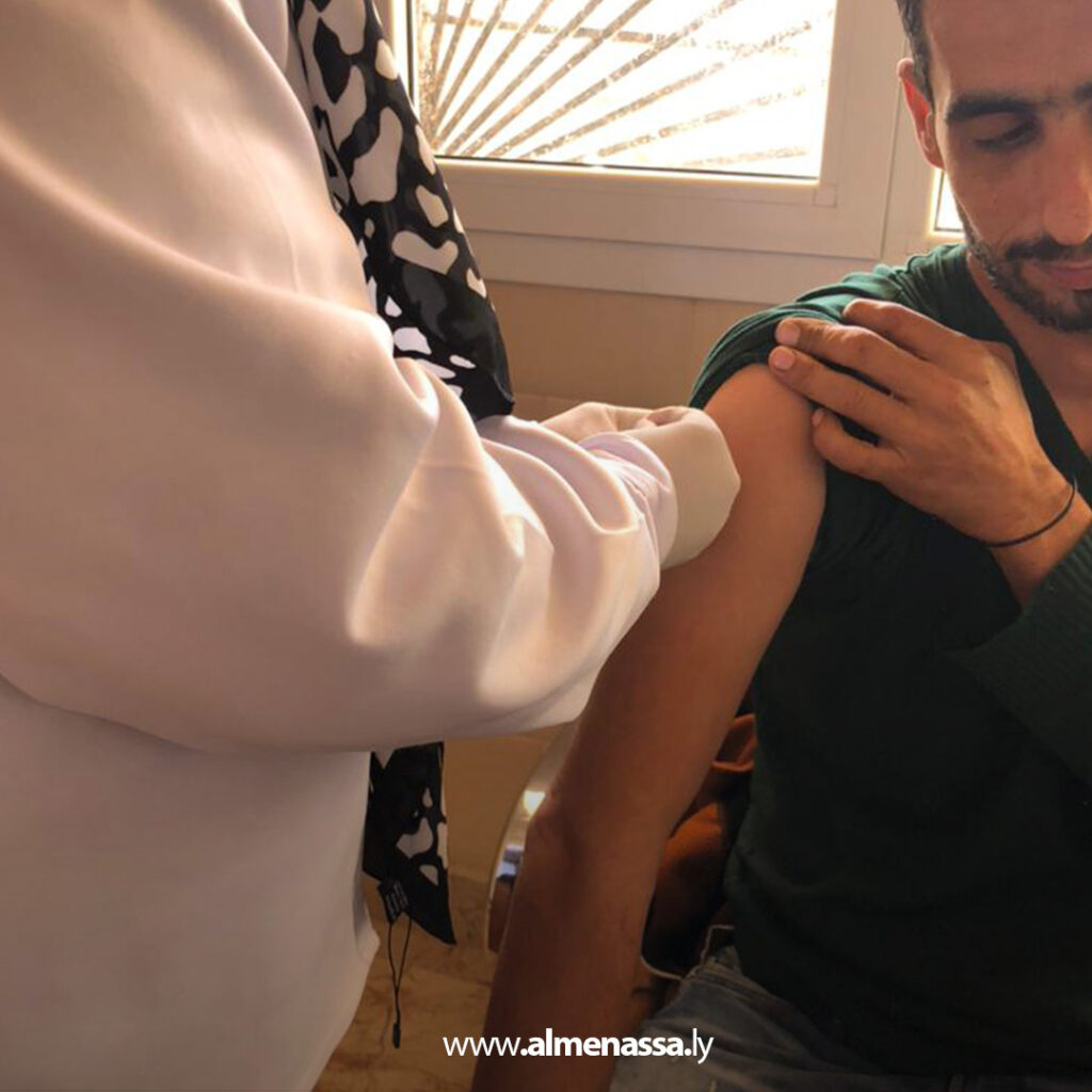 Extra 100.jpg111 100