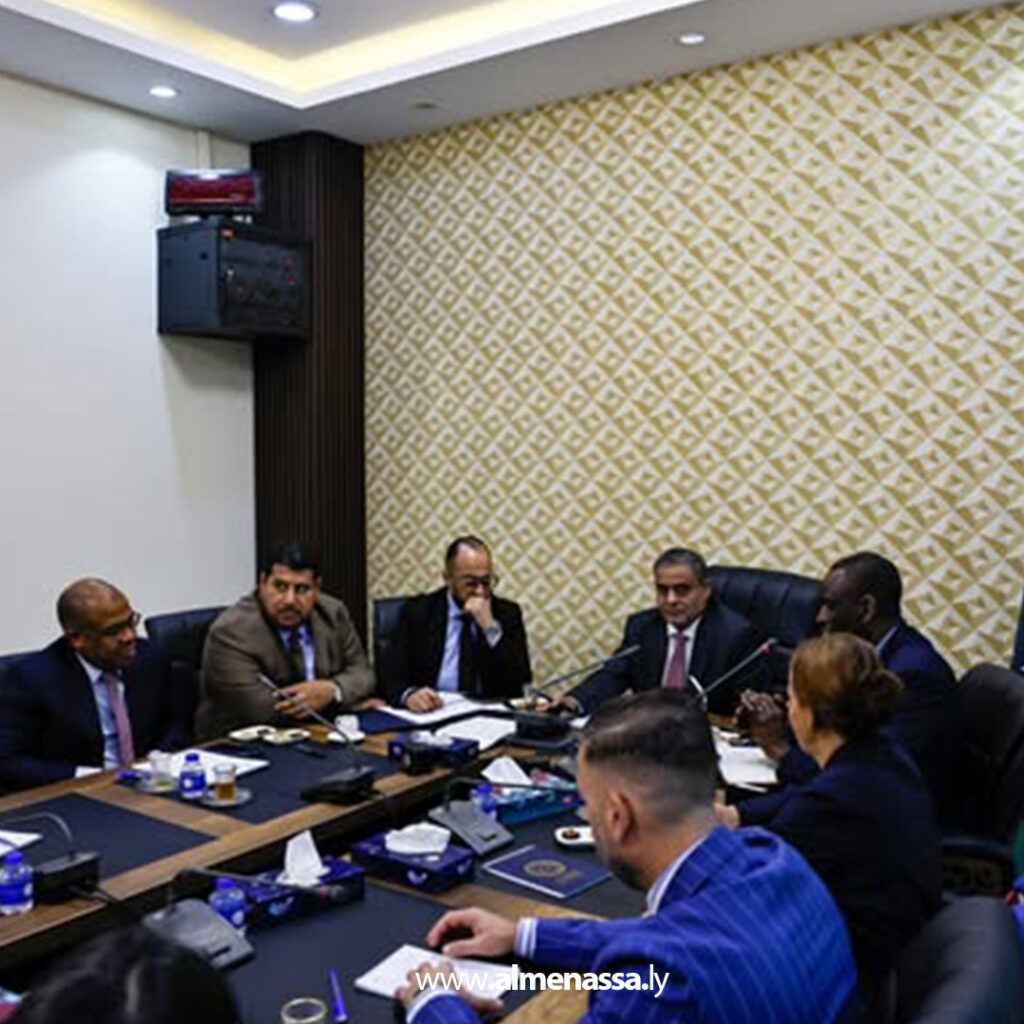 Extra 102.jpg1 102 وكيل عام وزارة الصحة يشارك في اجتماع حكومة الوحدة الوطنية مع وفد البنك الدولي لمناقشة خطط الإصلاح الاقتصادي والتحول الرقمي