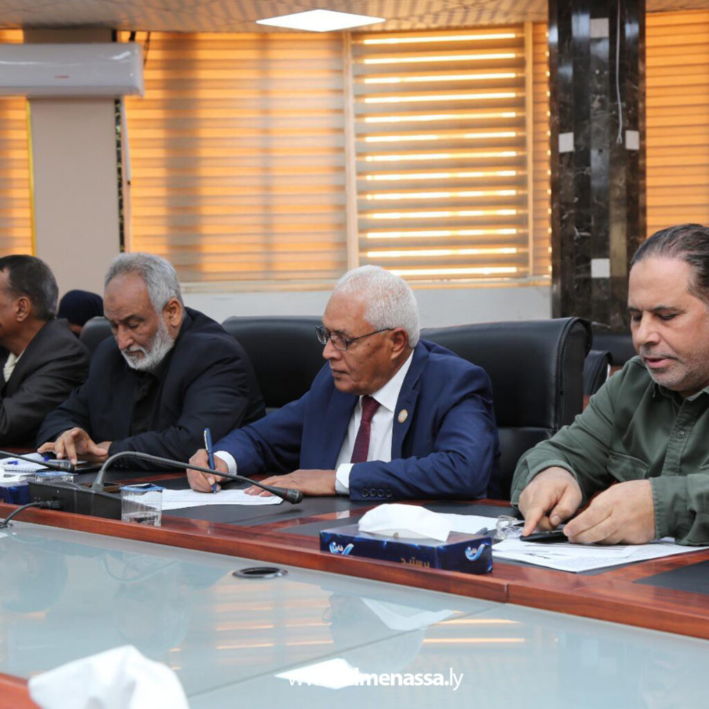 Extra مدير مركز المناهج: وصول جميع الكتب المدرسية إلى ميناء طرابلس