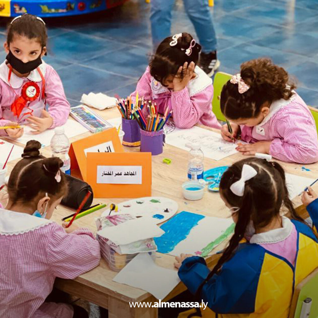 Extra 106 مراقبة تعليم طرابلس تنظم مسابقة الفنون التشكيلية لرياض الأطفال تحت شعار "طفل يرسم… وطن يزهر"