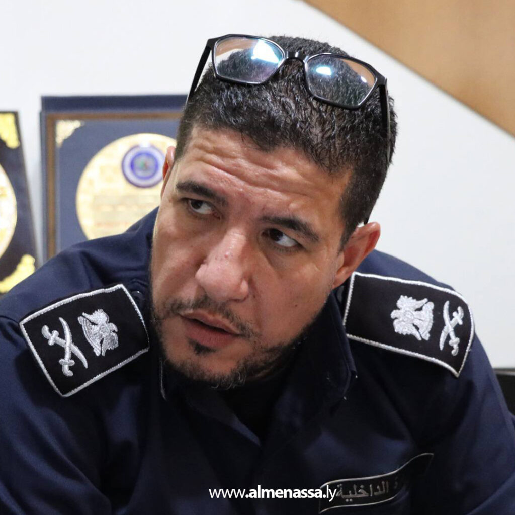 Extra 11.jpg1111 11 رئيس مصلحة أملاك الدولة يناقش مع المرور حل مشكلة مبيت الشاحنات داخل الأحياء السكنية