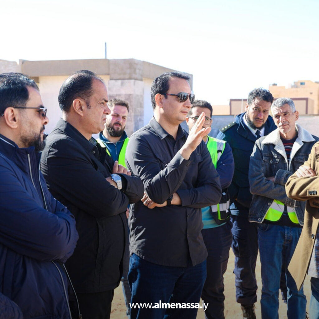 Extra 11.jpg15 11 رئيس الحكومة ومدير عام صندوق التنمية يجريان جولة تفقدية لعدد من المرافق الحيوية في براك الشاطئ