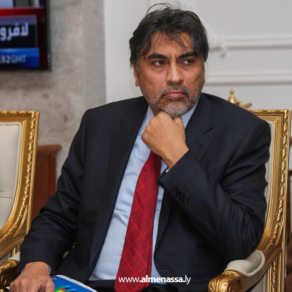 Extra 111.jpg11 111 القائد العام للقوات المسلحة يجتمع مع الحكومة لمناقشة أزمتي السيولة والوقود
