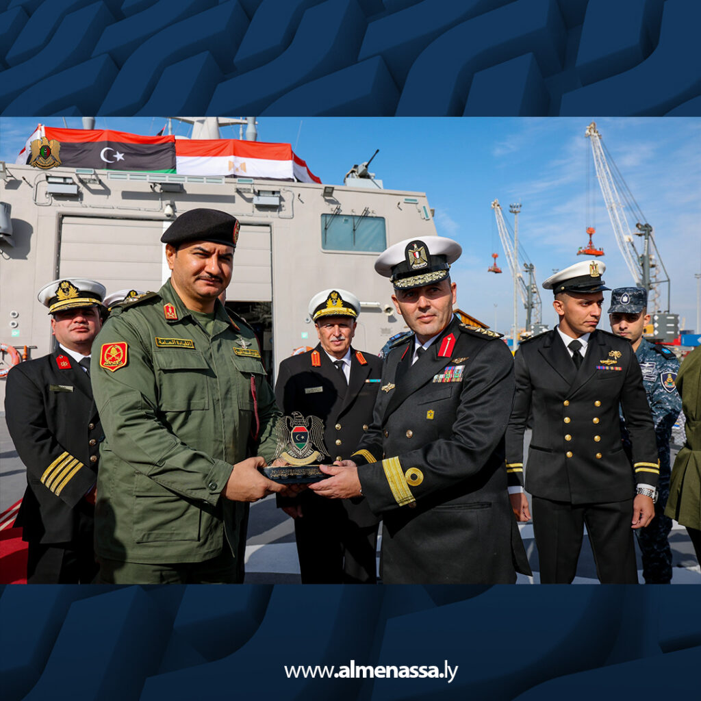 Extra 113.jpg2 113 نائب القائد العام يزور الفرقاطة المصرية "سجم بورسعيد 976" بقاعدة بنغازي البحرية