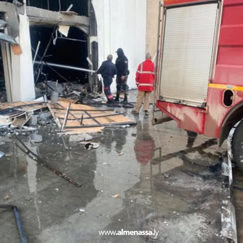 Extra 120 حريق في شركة عالم الموكيت للسجاد بمصراتة