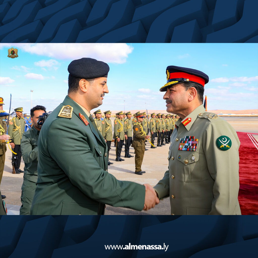 Extra 126.jpg11 126 القائد العام يستقبل قائد الجيش الباكستاني تعزيزا للتعاون العسكري والعلاقات الثنائية