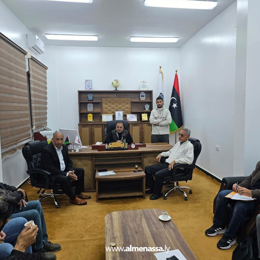 Extra 127.jpg1 127 رئيس ديوان الخدمة المدنية يشرف على إجراءات التسليم والاستلام بمكتب الخدمة بلدية سلوق