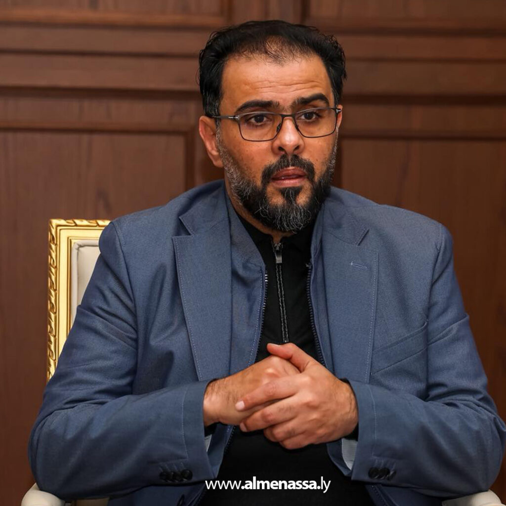 Extra 130.jpg1 130 القائد العام للقوات المسلحة يجتمع مع الحكومة لمناقشة أزمتي السيولة والوقود