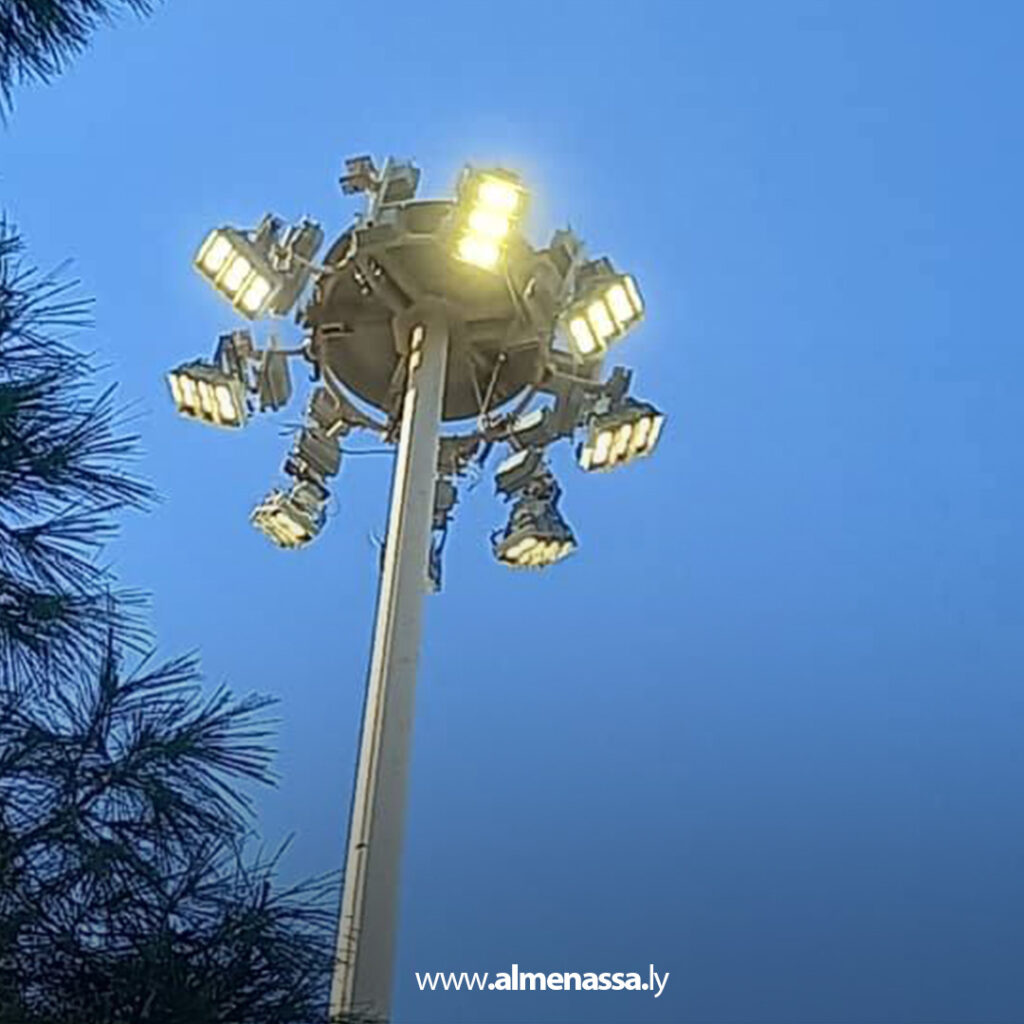 تشغيل أعمدة الإنارة بمدخل طرابلس الغربي بعد استكمال أعمال الصيانة 2 Extra 130.jpg2 130