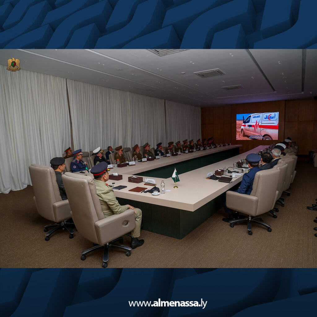 Extra 136.jpg11 136 نائب القائد العام للقوات المسلحة يعقد اجتماعا موسعا مع قائد الجيش الباكستاني