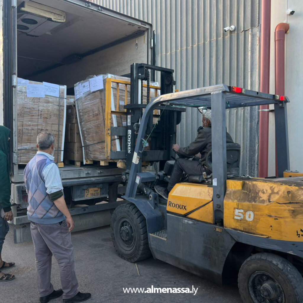 Extra 148.jpg11 148 الإمداد الطبي: استلام شحنة جديدة من مشغلات غسيل الكلى