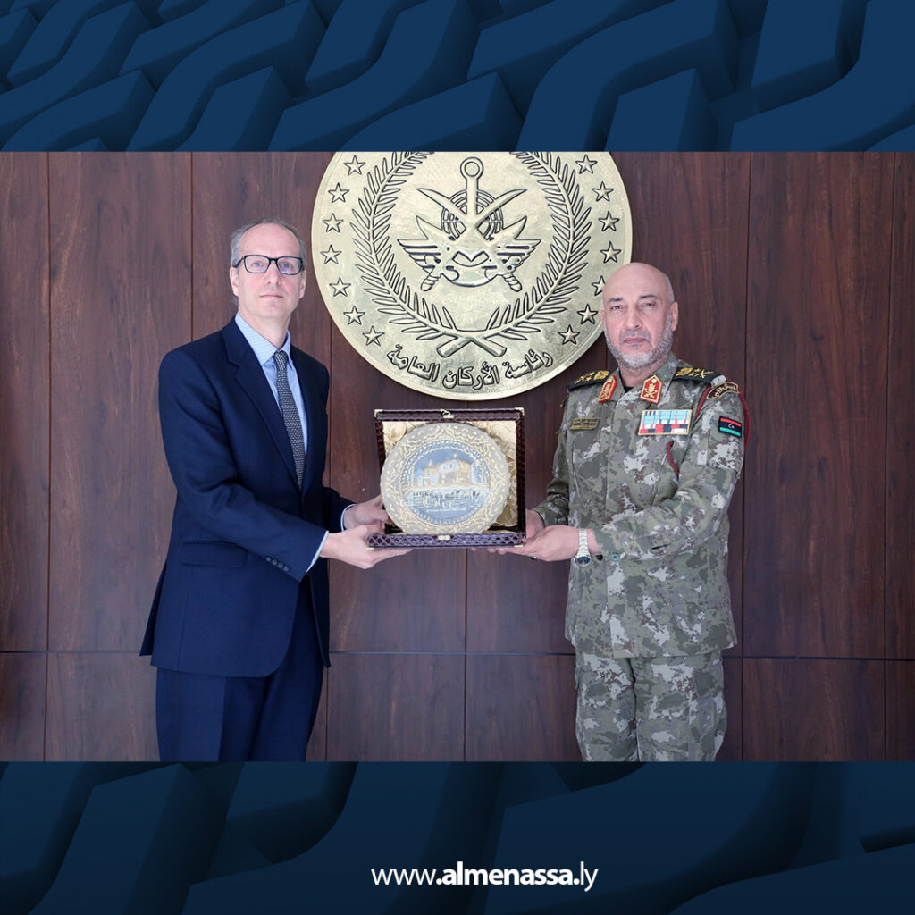 Extra 15 الفريق محمد الحداد يبحث مع السفير البريطاني الجديد تطوير التعاون العسكري