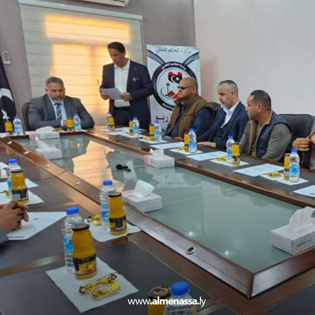 Extra 15.jpg12 15 المهندس بلقاسم حفتر يزور بلدية تازربو لمتابعة مشاريع التنمية والخدمات الأساسية