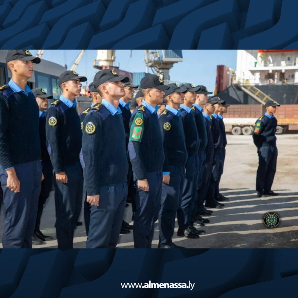 Extra 15.jpg2 15 طلبة الكلية البحرية يطلعون ميدانيا على منظومات التشغيل والملاحة بميناء جليانة