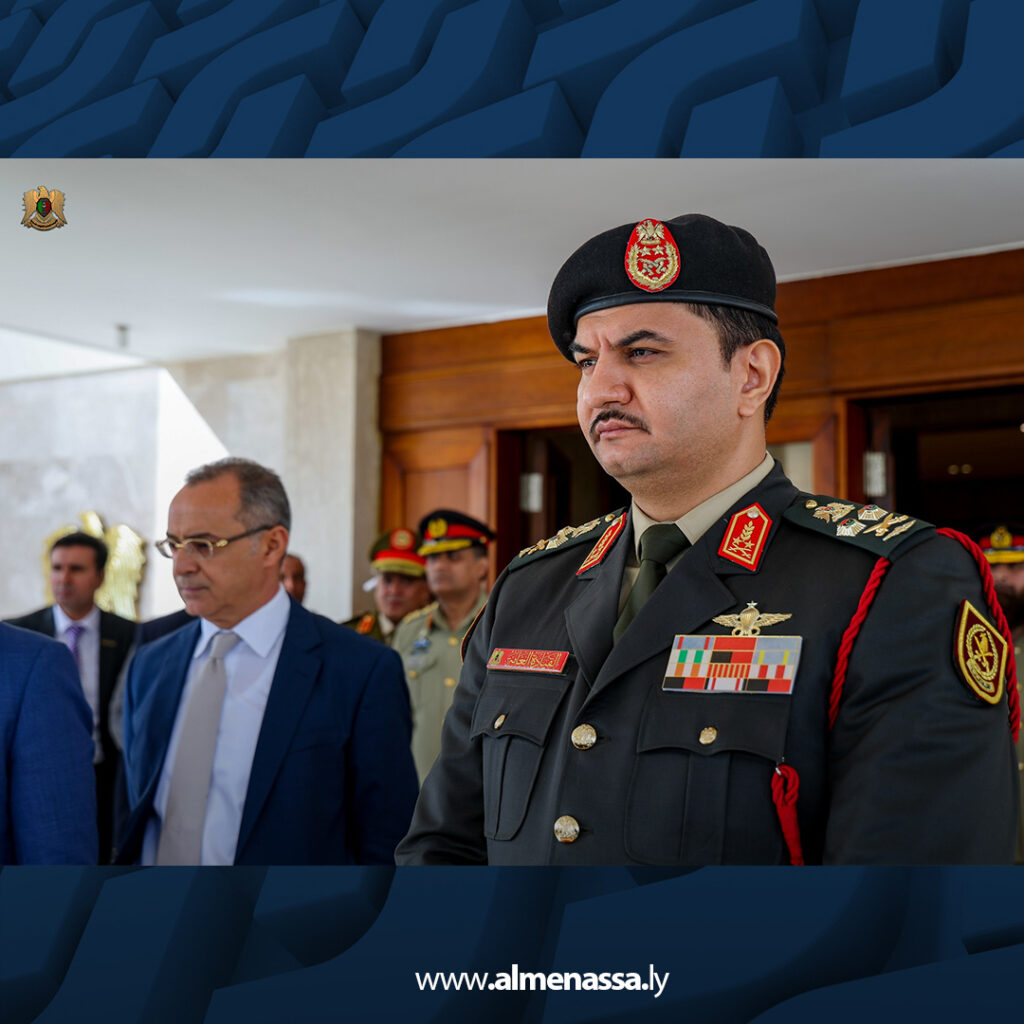 Extra 16.jpg12 16 نائب القائد العام للقوات المسلحة يعقد اجتماعا موسعا مع قائد الجيش الباكستاني