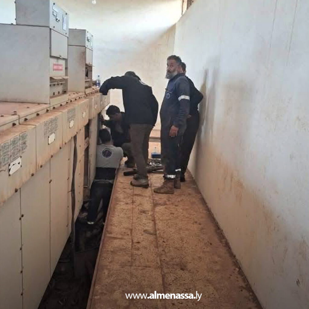 Extra 19.jpg4 19 وزير الكهرباء يوجه بتوفير احتياجات الصيانة الطارئة وإعادة استقرار الشبكة بعد هطول الامطار