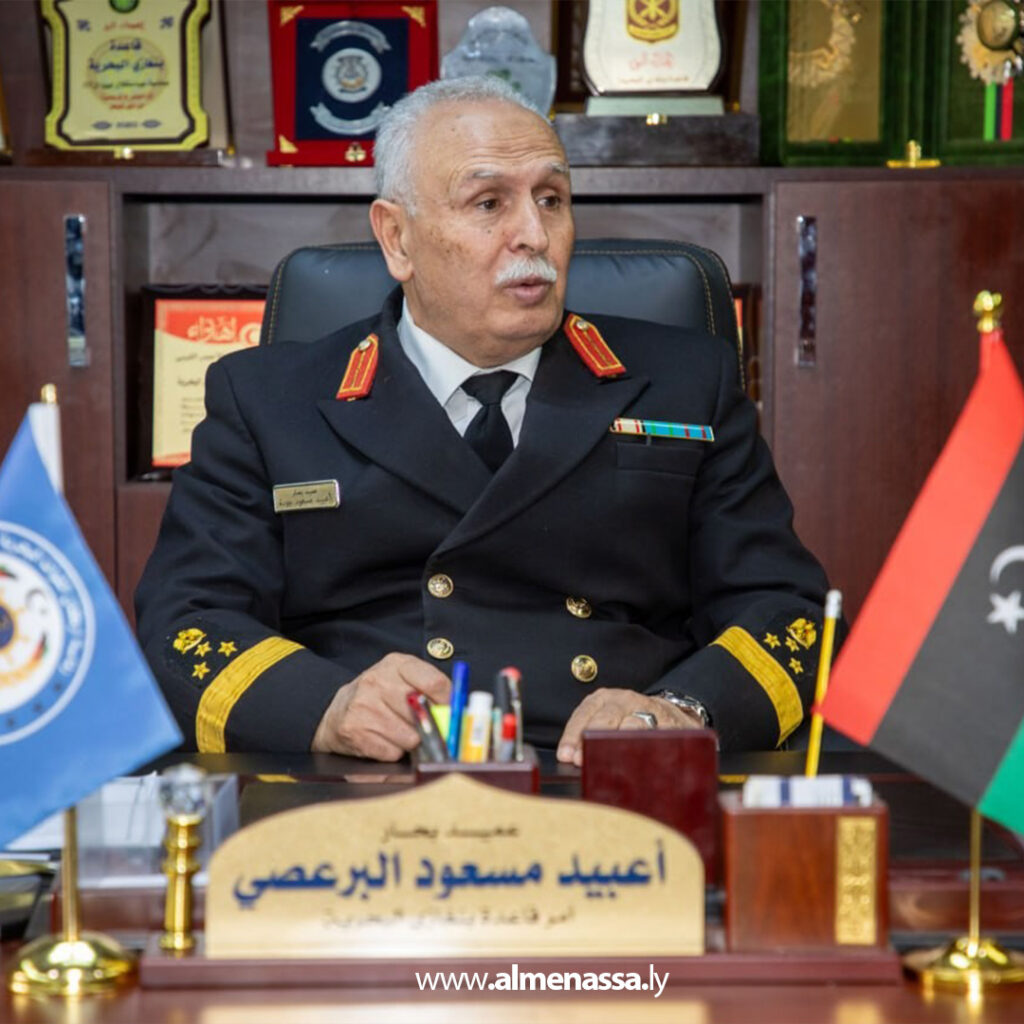 Extra 2.jpg111111111111 2 طلبة الكلية البحرية يقومون بزيارة قاعدة بنغازي البحرية ضمن برنامج التدريب العملي