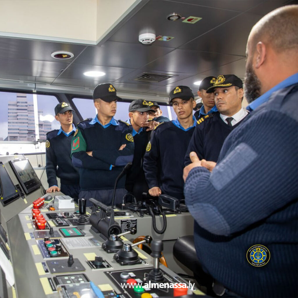 Extra 2.jpg11111111111111 2 طلبة الكلية البحرية يقومون بزيارة قاعدة بنغازي البحرية ضمن برنامج التدريب العملي