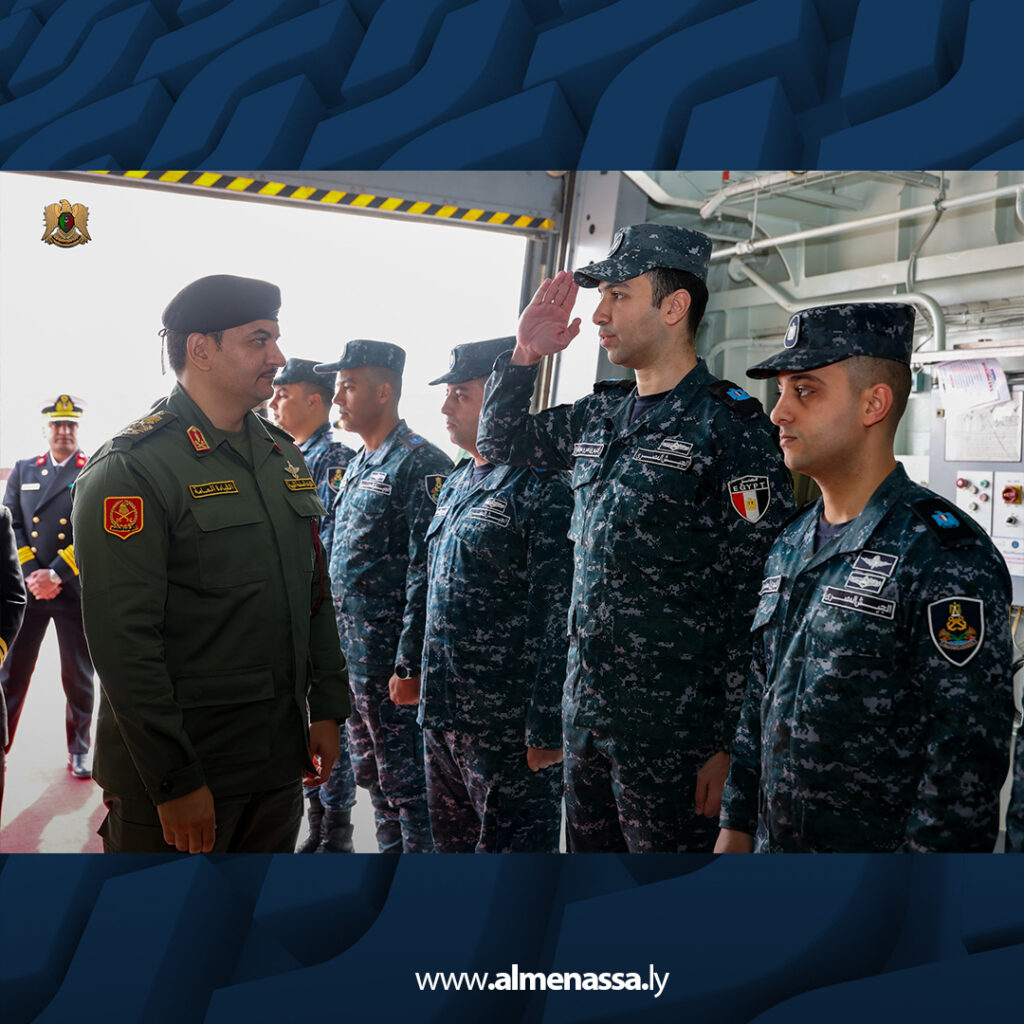 Extra 2.jpg23 2 نائب القائد العام يزور الفرقاطة المصرية "سجم بورسعيد 976" بقاعدة بنغازي البحرية