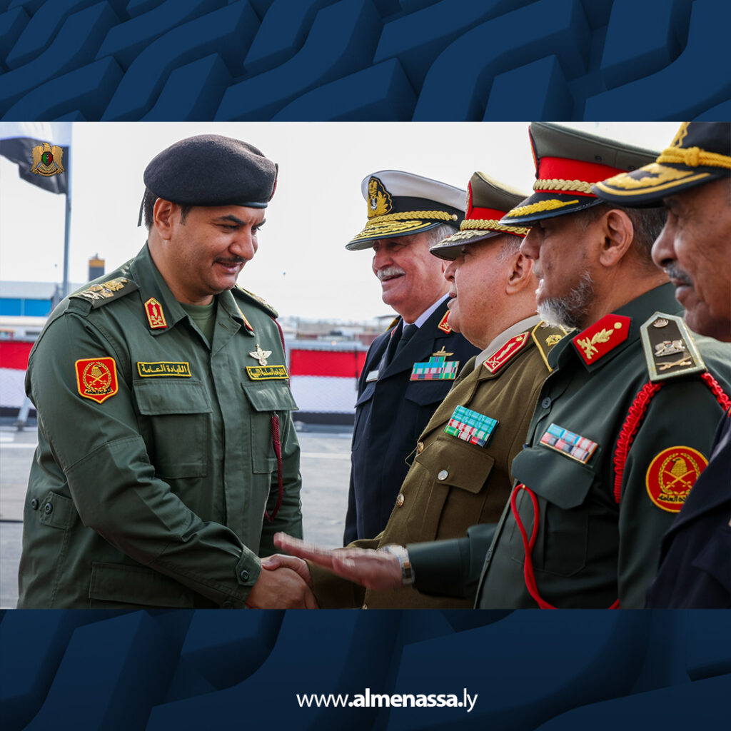 Extra 2.jpg30 2 نائب القائد العام يزور الفرقاطة المصرية "سجم بورسعيد 976" بقاعدة بنغازي البحرية