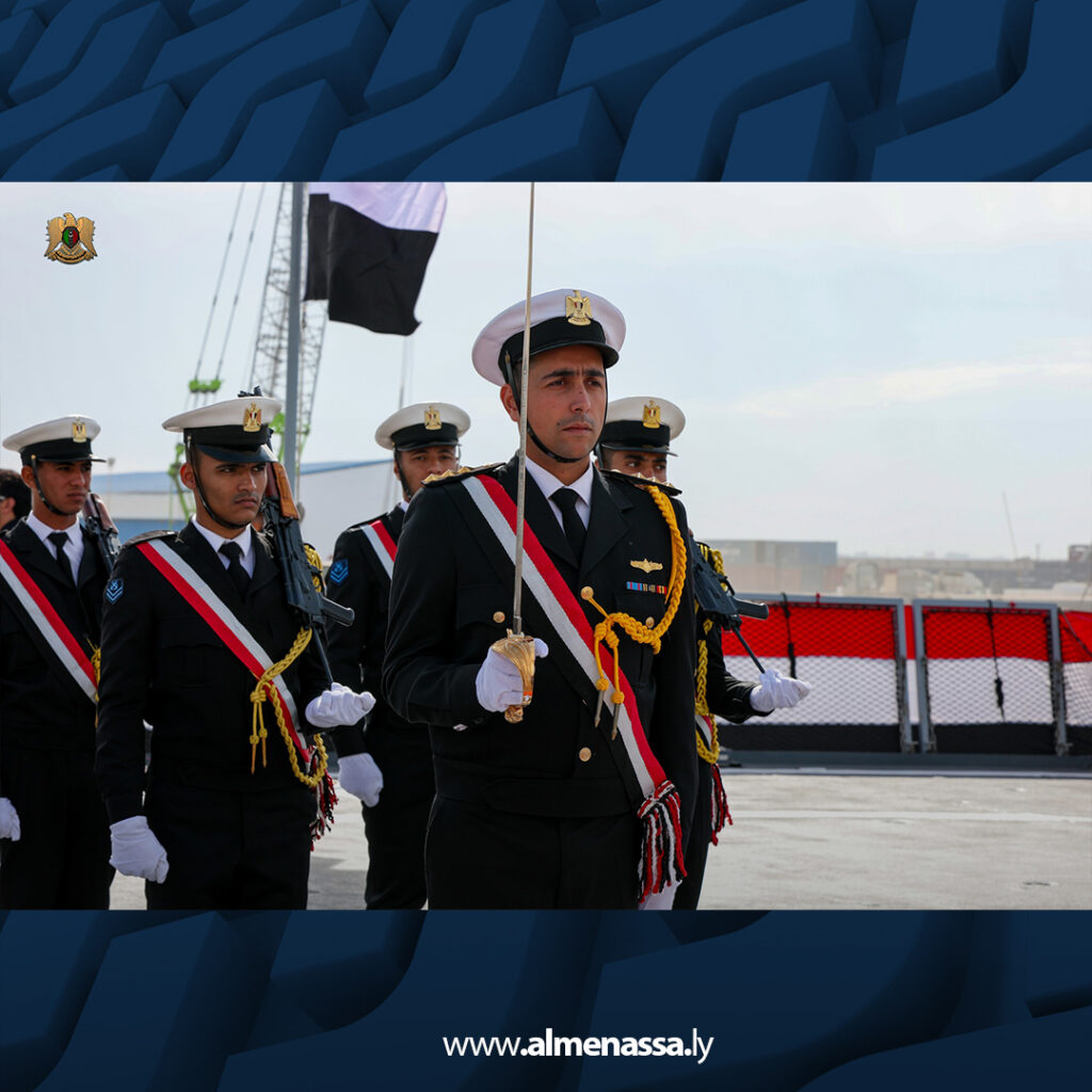 Extra 2.jpg37 2 نائب القائد العام يزور الفرقاطة المصرية "سجم بورسعيد 976" بقاعدة بنغازي البحرية