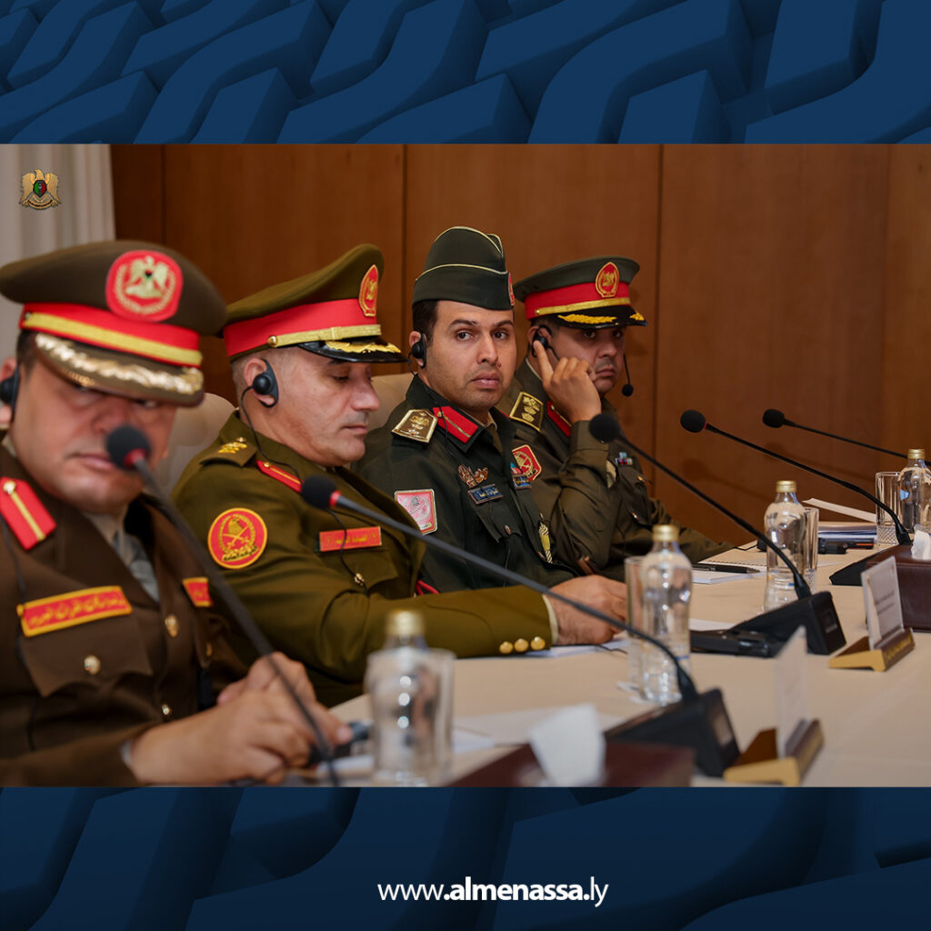 Extra 21.jpg10 21 نائب القائد العام للقوات المسلحة يعقد اجتماعا موسعا مع قائد الجيش الباكستاني