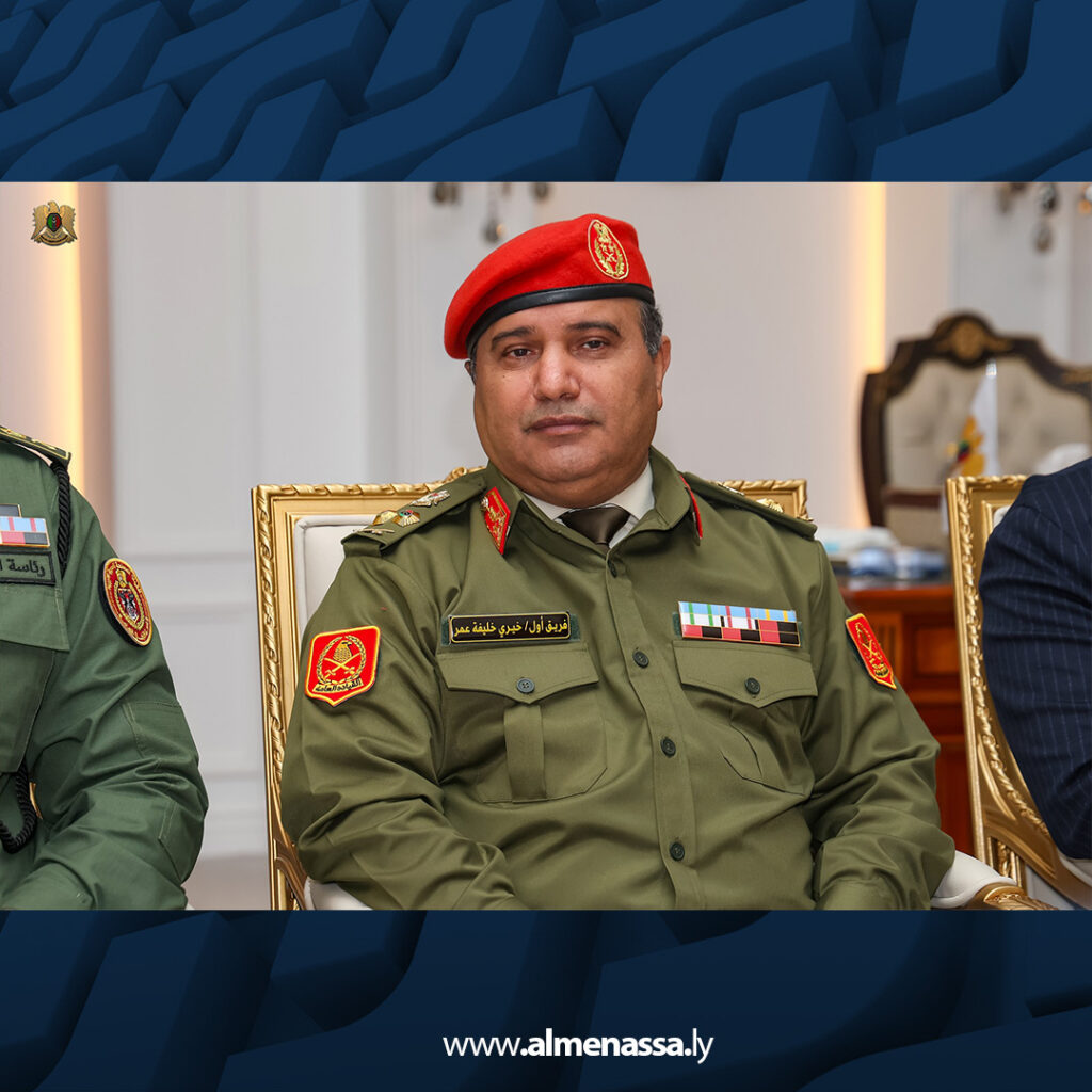 Extra 21.jpg1111 21 القائد العام للقوات المسلحة يستقبل وفد الاتحاد الأوروبي