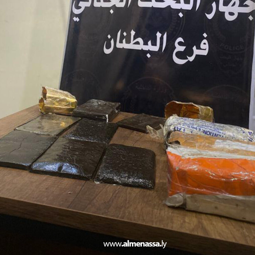 Extra 225.jpg1 225 البحث الجنائي فرع البطنان يضبط شخصين بحوزتهما مواد مخدرة
