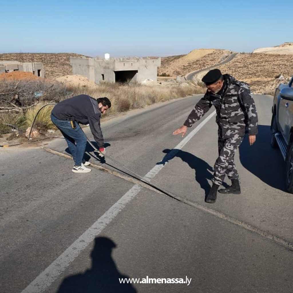 إنفاذ القانون يُنهي إزالة التعديات على مسارات النهر الصناعي في الجبل الغربي 1 Extra 236.jpg1 236