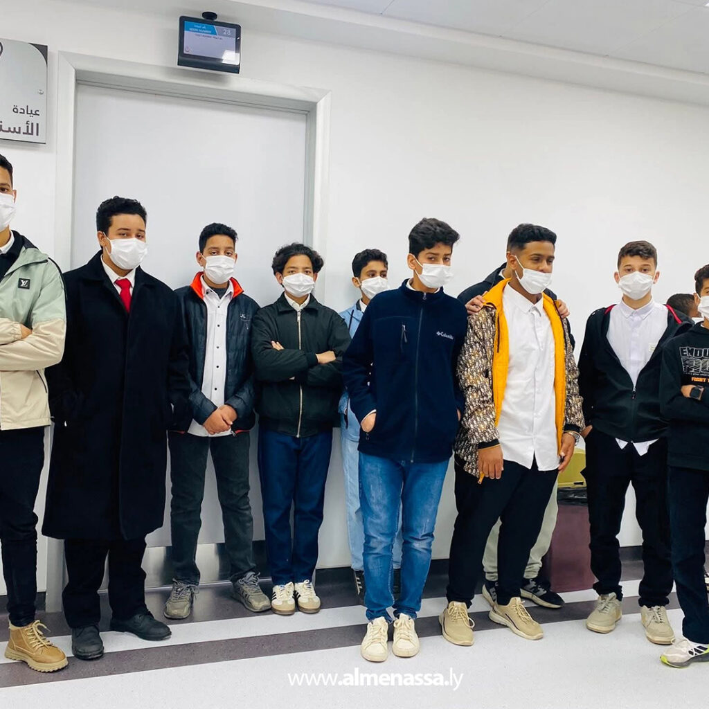 Extra 25.jpg11 25 جولة تثقيفية لطلبة ثانوية الوحدة الوطنية بإشراف قسم التوعية والتثقيف الصحي بعيادة خالد بن الوليد