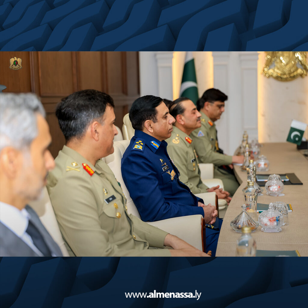 Extra 25.jpg8 25 القائد العام يستقبل قائد الجيش الباكستاني تعزيزا للتعاون العسكري والعلاقات الثنائية