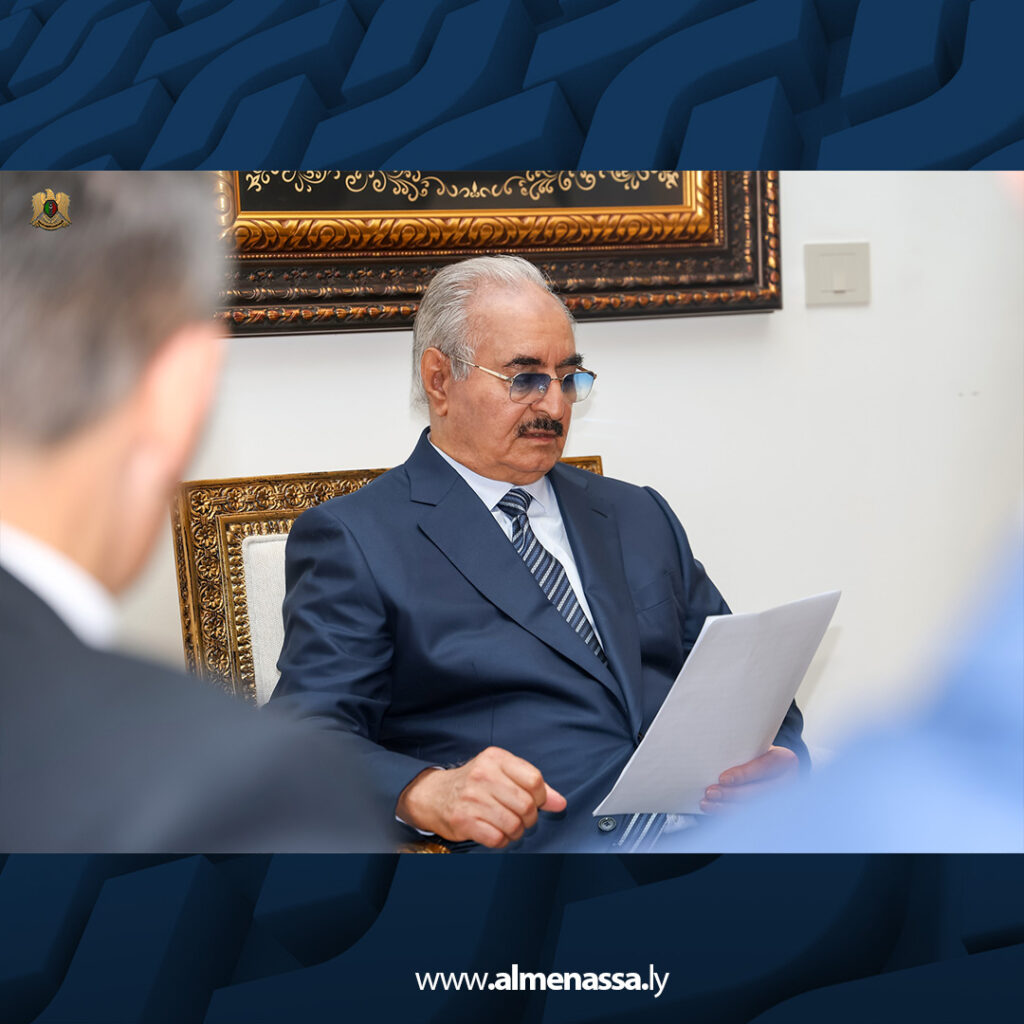 Extra 26.jpg111 26 القائد العام للقوات المسلحة يستقبل وفد الاتحاد الأوروبي