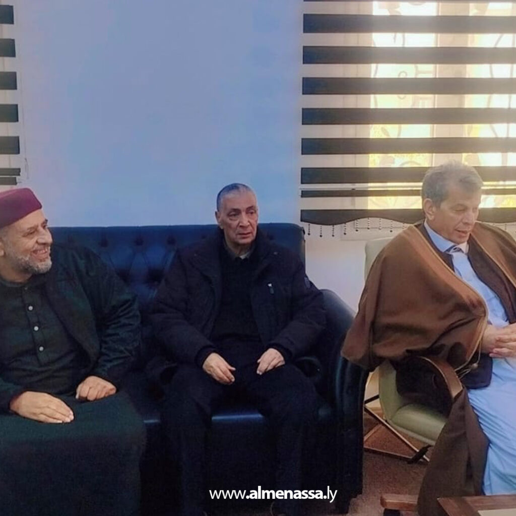 Extra 28.jpg1111 28 وفد قبيلة العواقير يزور وزير الخدمة المدنية ويؤكد دعمه لجهود الإصلاح الإداري