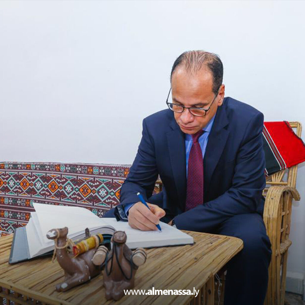 Extra 28.jpg8 28 نائب رئيس الحكومة يزور مركز المأثورات الشعبية بسبها ويطلع على جهود حفظ التراث الجنوبي