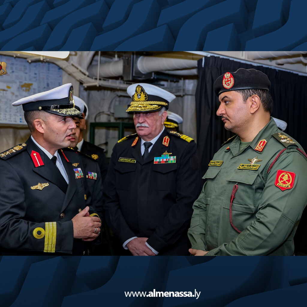 Extra 29.jpg9 29 نائب القائد العام يزور الفرقاطة المصرية "سجم بورسعيد 976" بقاعدة بنغازي البحرية