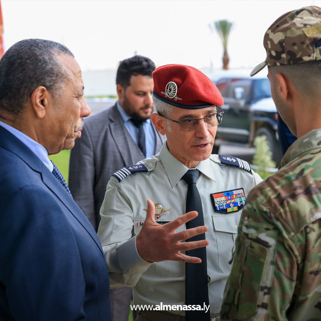 Extra 3.jpg21 3 الملحق العسكري الفرنسي يزور مدينة المشير خليفة حفتر العسكرية ويطلع على تجهيزاتها الحديثة