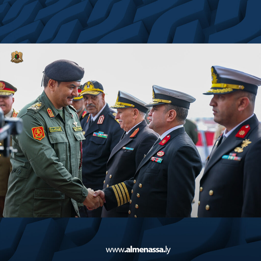 Extra 3.jpg26 3 نائب القائد العام يزور الفرقاطة المصرية "سجم بورسعيد 976" بقاعدة بنغازي البحرية