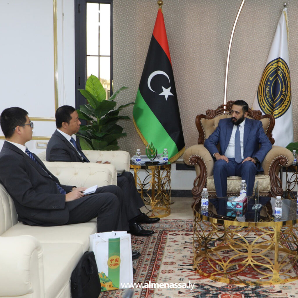 Extra 30.jpg11 30 وكيل وزارة الاقتصاد والتجارة يستقبل القائم بالأعمال الصيني لبحث التعاون الاقتصادي