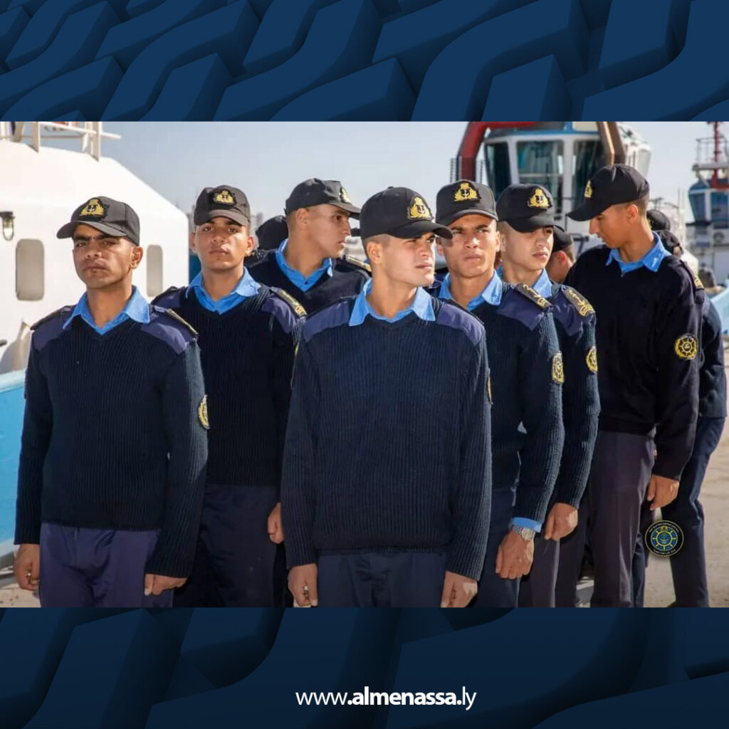 Extra 30.jpg1 30 طلبة الكلية البحرية يطلعون ميدانيا على منظومات التشغيل والملاحة بميناء جليانة