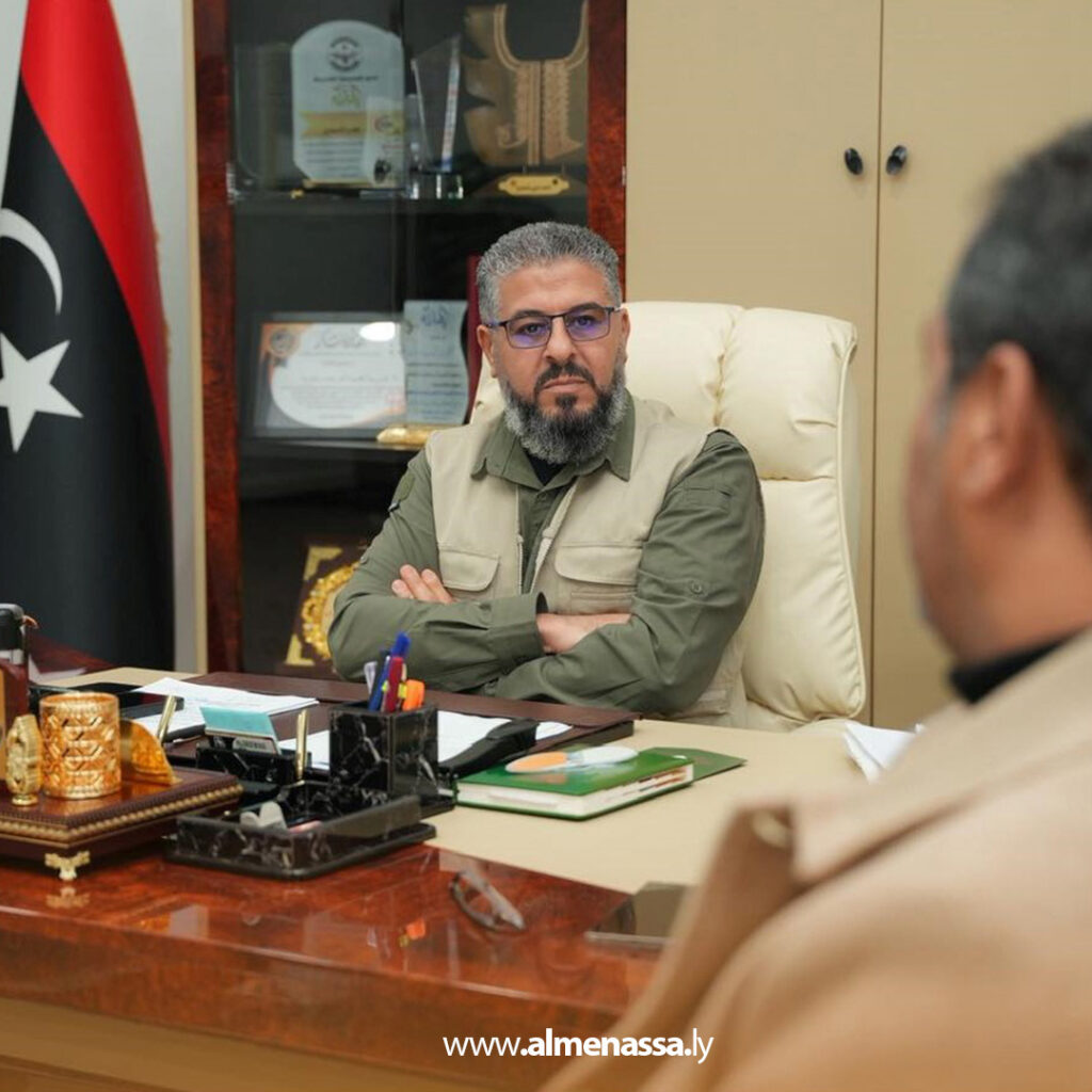 Extra 32.jpg1 32 اللواء عادل عبد العزيز يبحث مع رئيس هيئة أمن المرافق والمنشآت ملفات التعاون الأمني المشترك